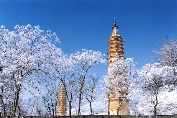 Baisi Kou Twin Pagodas